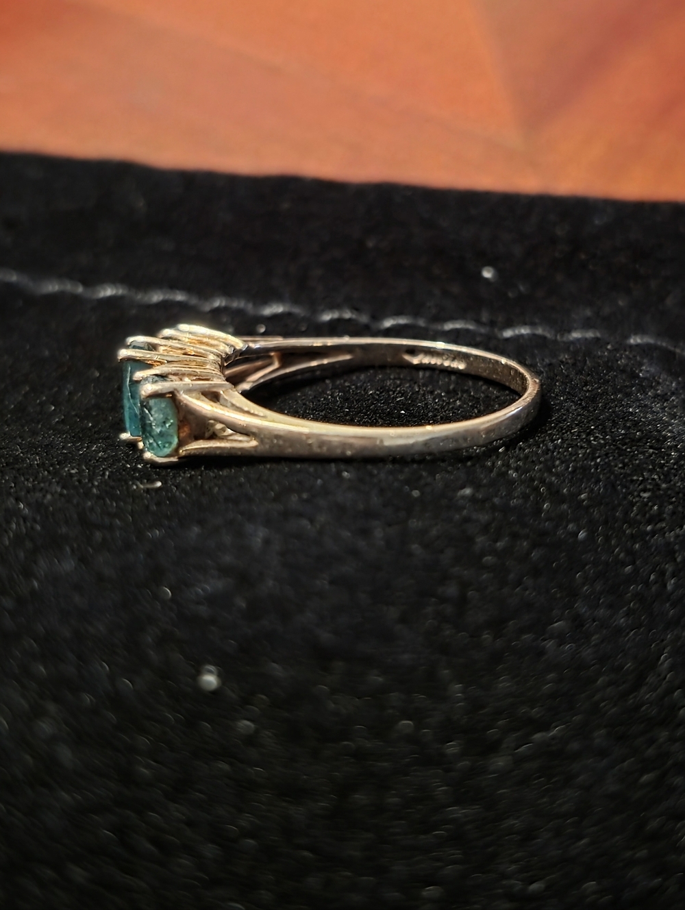 10k Gold Natural Emerald Stones and Diamonds  Ring Size 7 1/2 - Picture 7 of 10